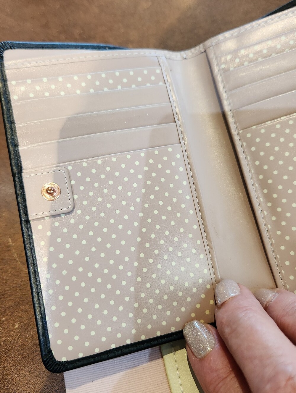 Radley of London Small Black Wallet with Dog Logo - Picture 6 of 8